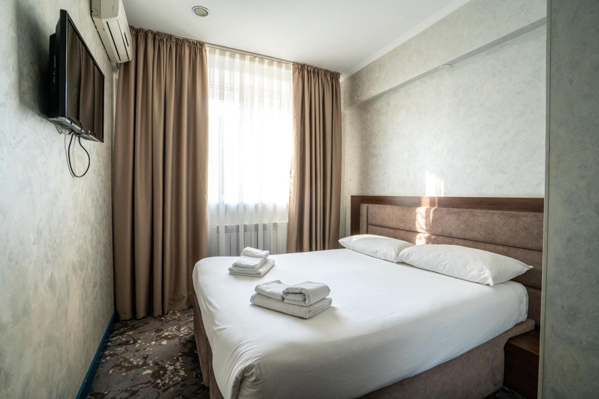 Hotel Mildom Express Ałma Ata Zewnętrze zdjęcie