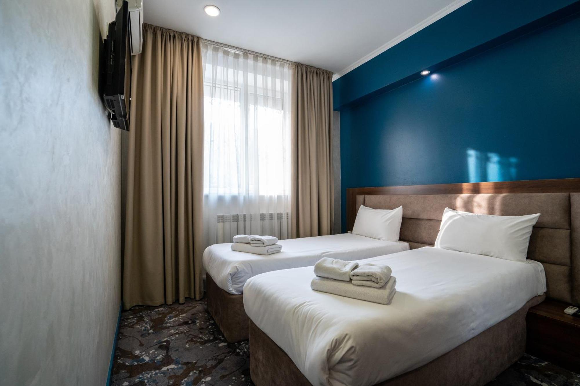 Hotel Mildom Express Ałma Ata Zewnętrze zdjęcie
