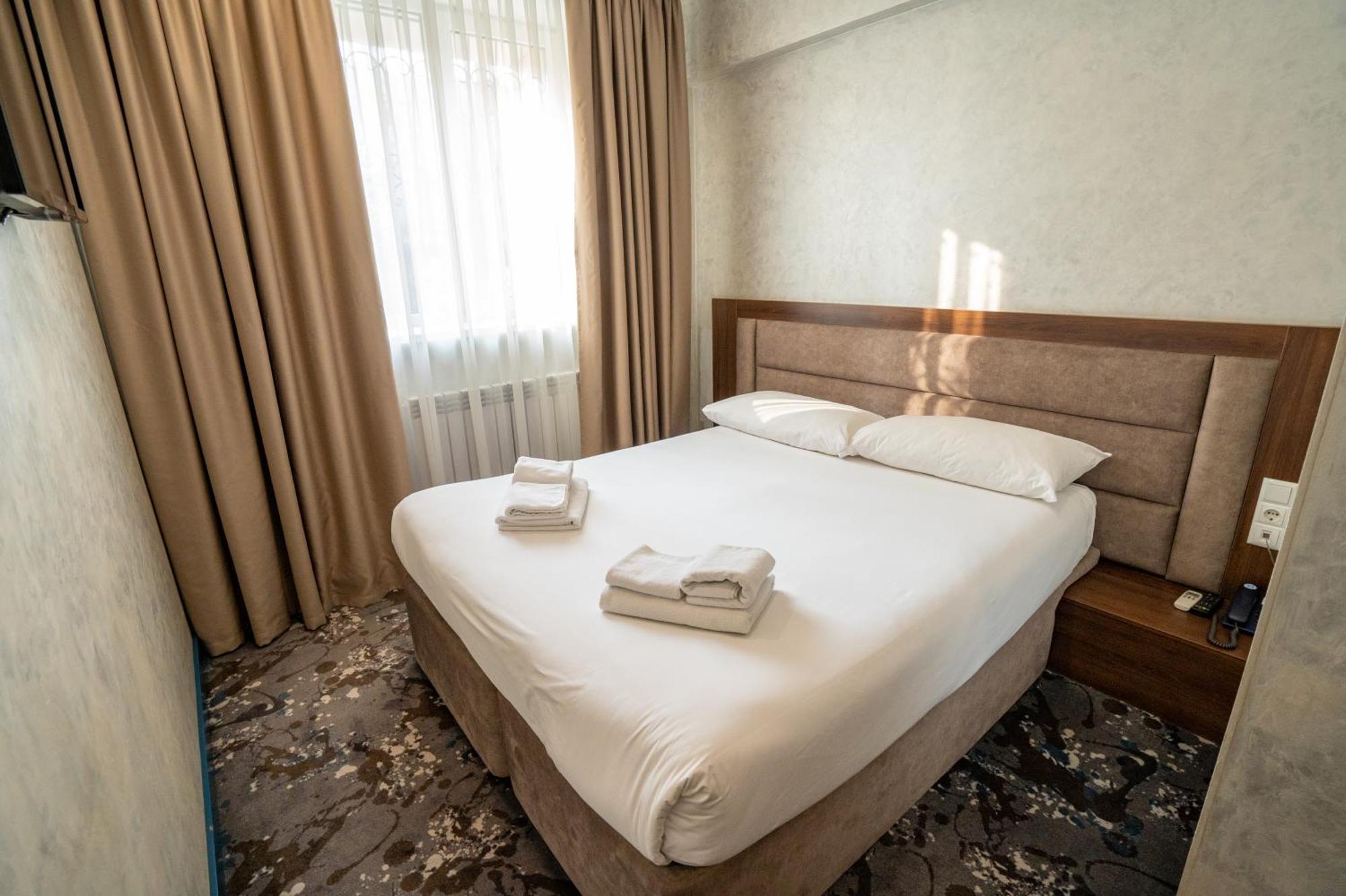 Hotel Mildom Express Ałma Ata Zewnętrze zdjęcie