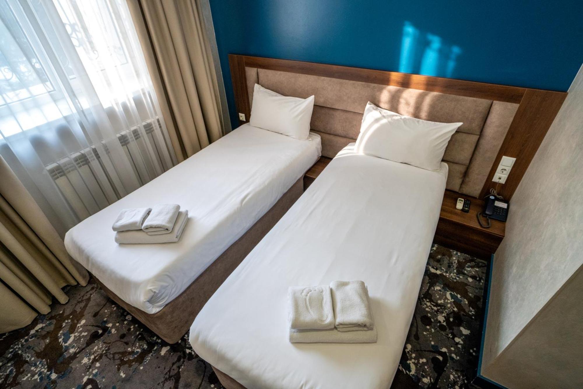 Hotel Mildom Express Ałma Ata Zewnętrze zdjęcie