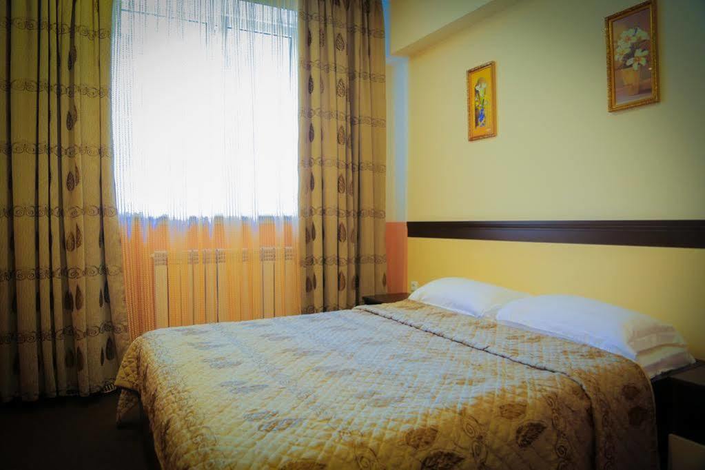 Hotel Mildom Express Ałma Ata Zewnętrze zdjęcie