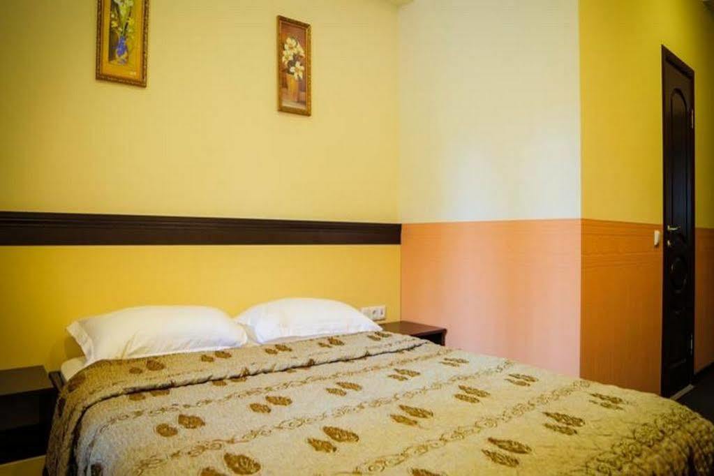 Hotel Mildom Express Ałma Ata Zewnętrze zdjęcie